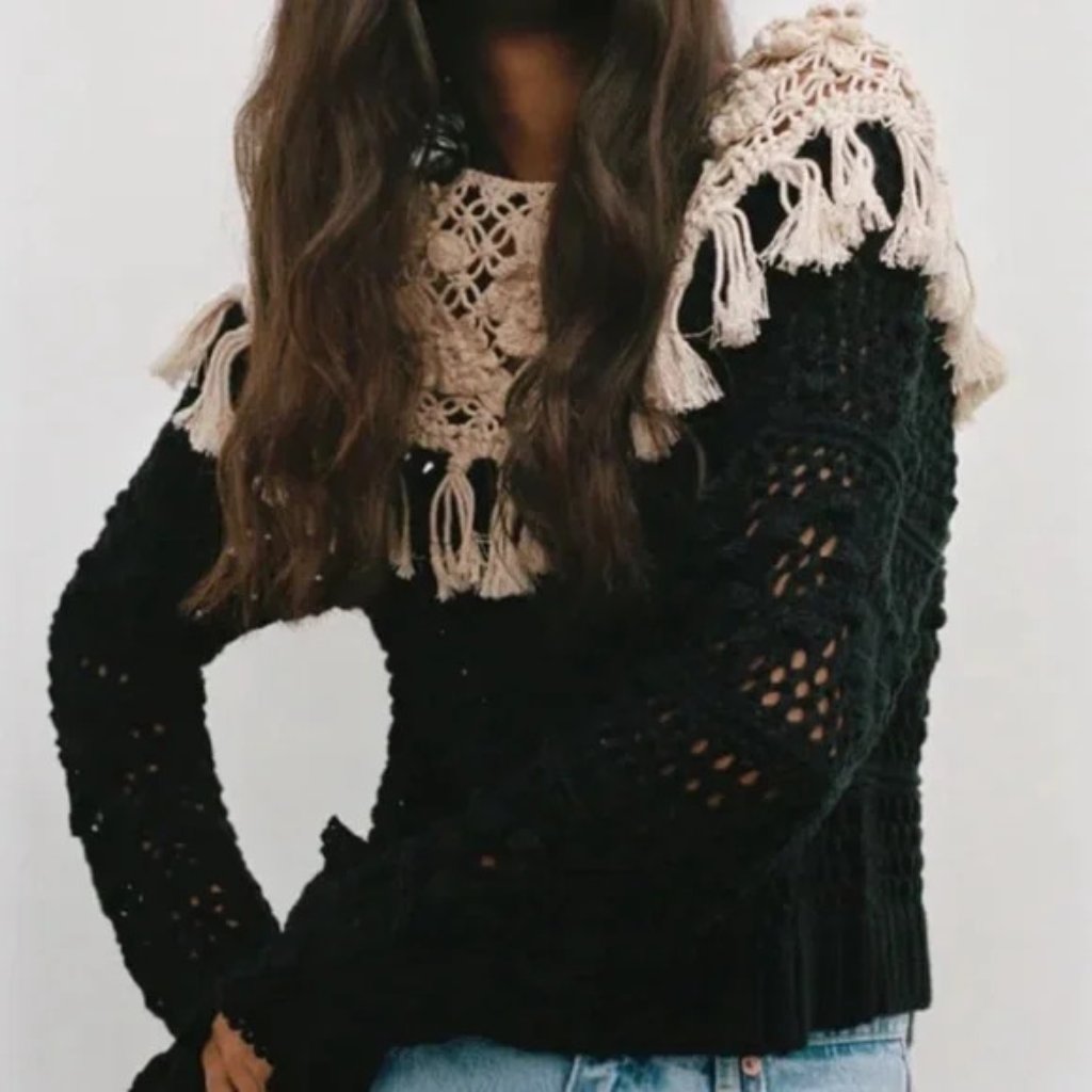 Zara Knit Round Neck Long Sleeve Sweater Ruffle Trim Black Cream. Sz S